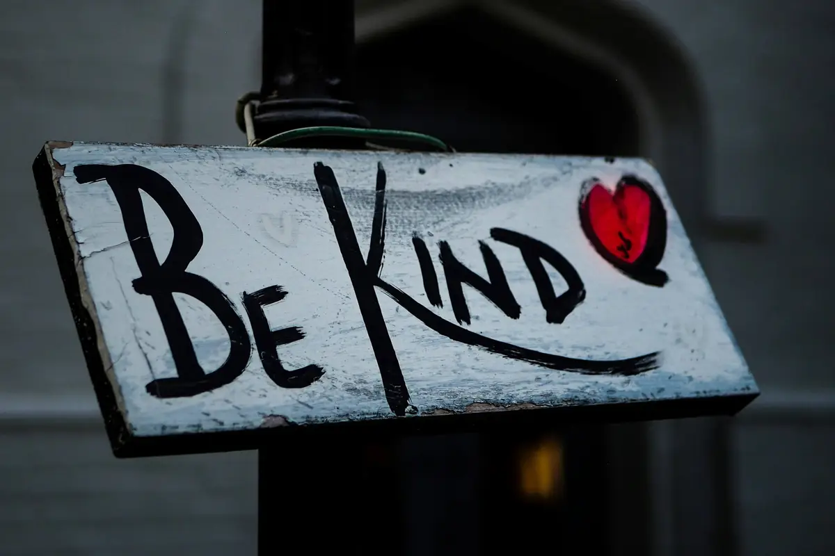 Residents Must Sign a “Kindness Pledge” If They Wish to Move to This California Town