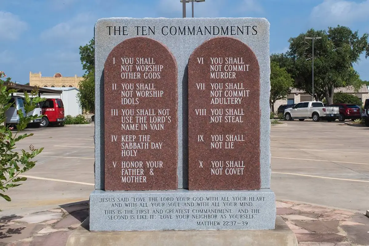Court uploads Texas law that allows the Ten Commandments to be displayed in schools