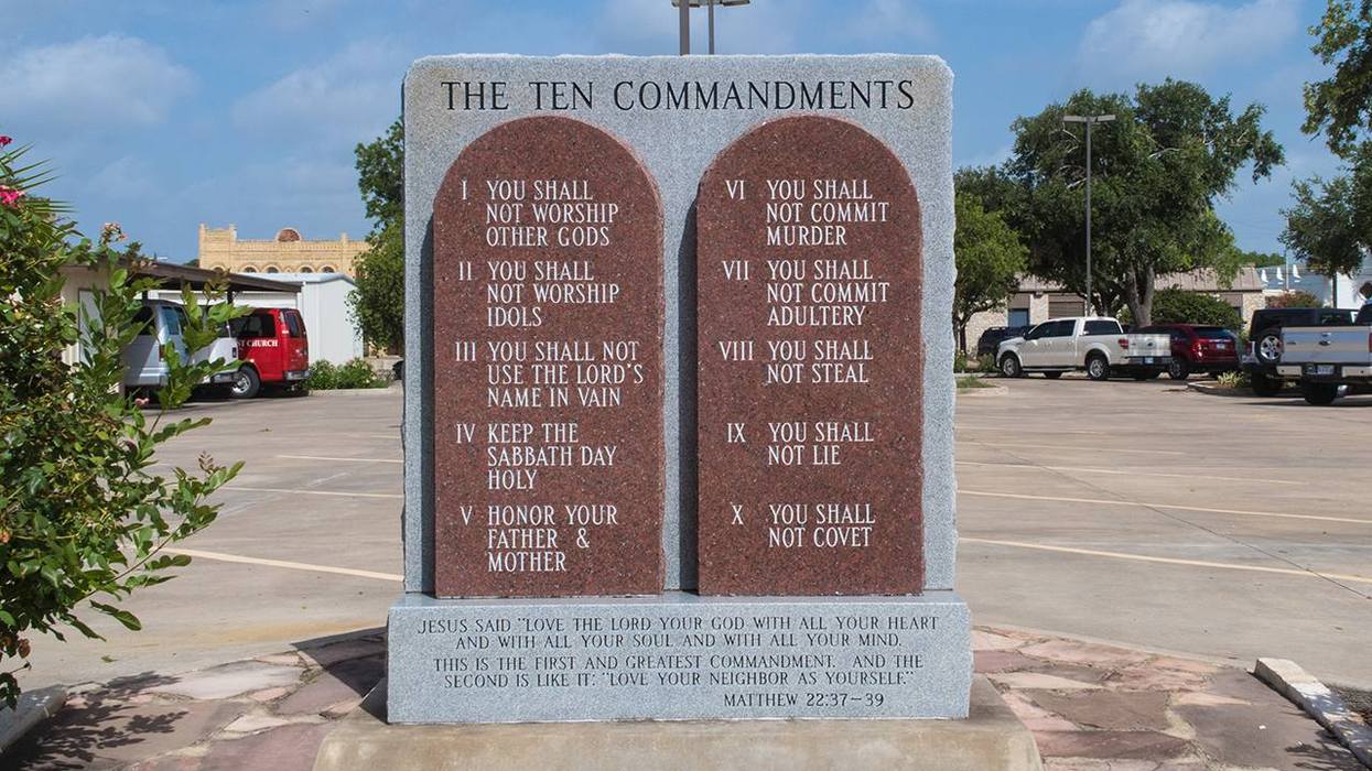 Court uploads Texas law that allows the Ten Commandments to be displayed in schools