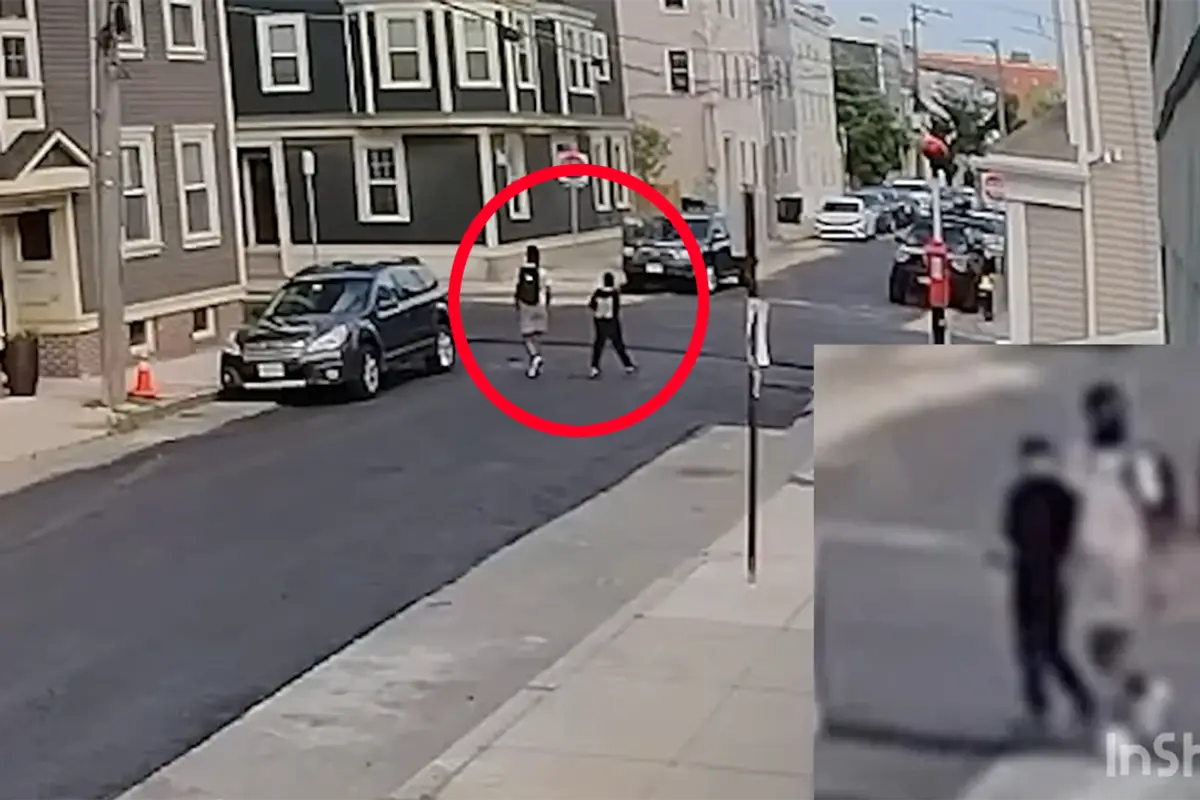 Two, ahem, "teens" hold up two little kids running a lemonade stand at gunpoint, and police could use your help