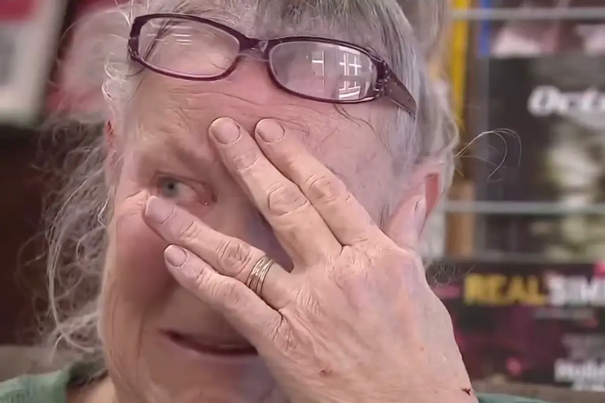 School bus driver gets fired during the holidays for asking students to please speak English