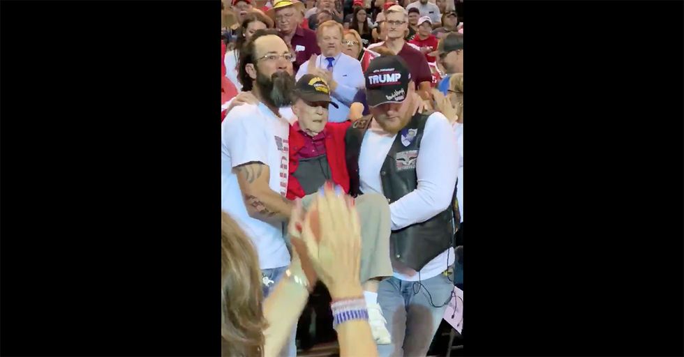 Donald Trump Honors WWII Veteran During Arizona Rally [VIDEO]