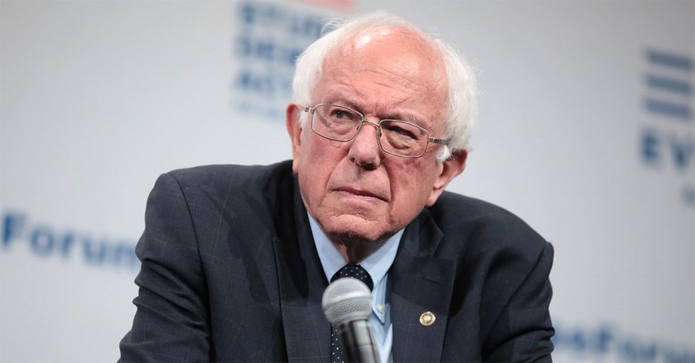 Report: Bernie Sanders Get Confused, Boards Wrong Private Jet