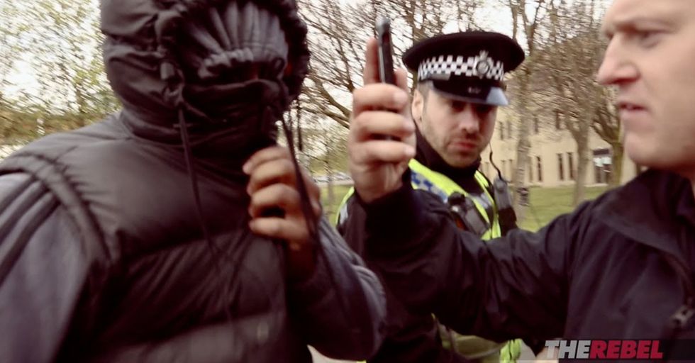 Tommy Robinson Confronts Muslim Men Accused of Raping Underage Girls