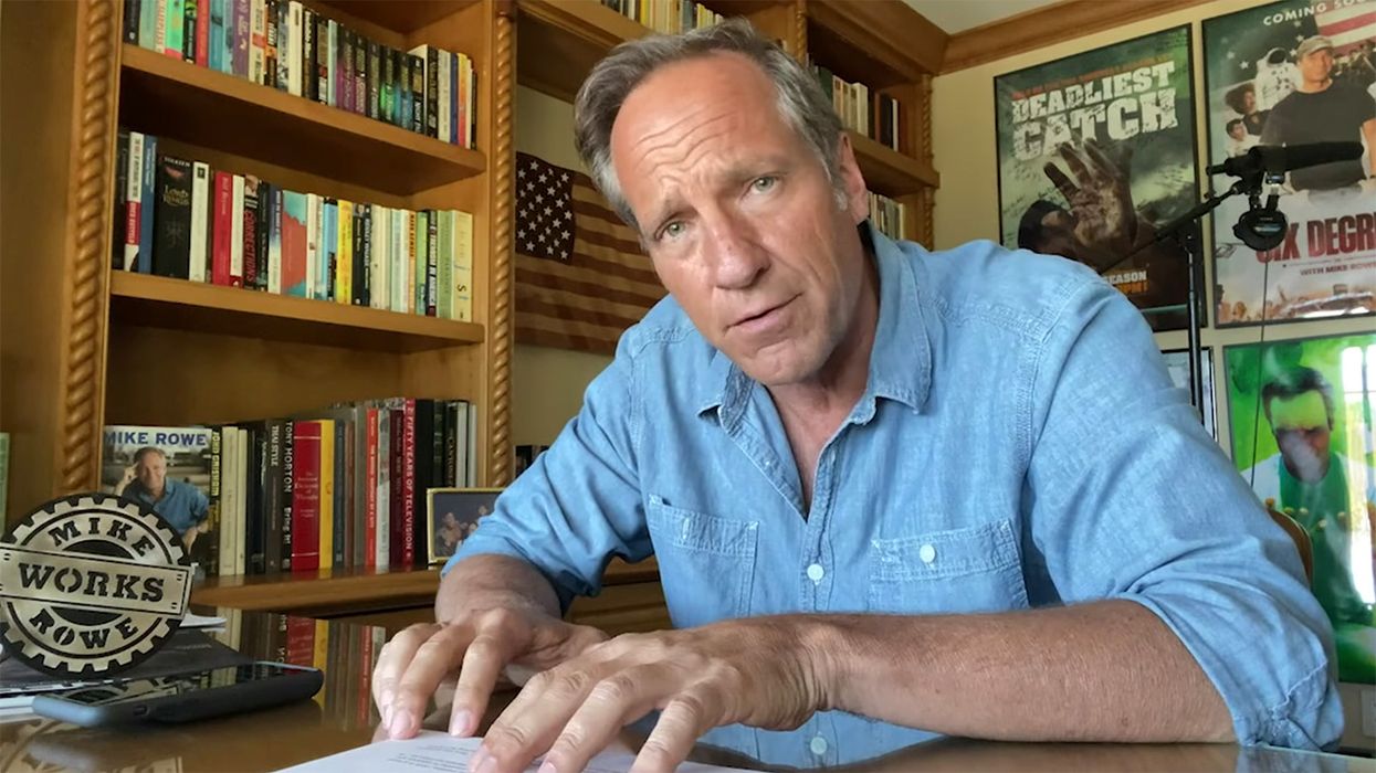 Mike Rowe Delivers 'College Commencement Address' That Drops a Steaming Deuce All Over College