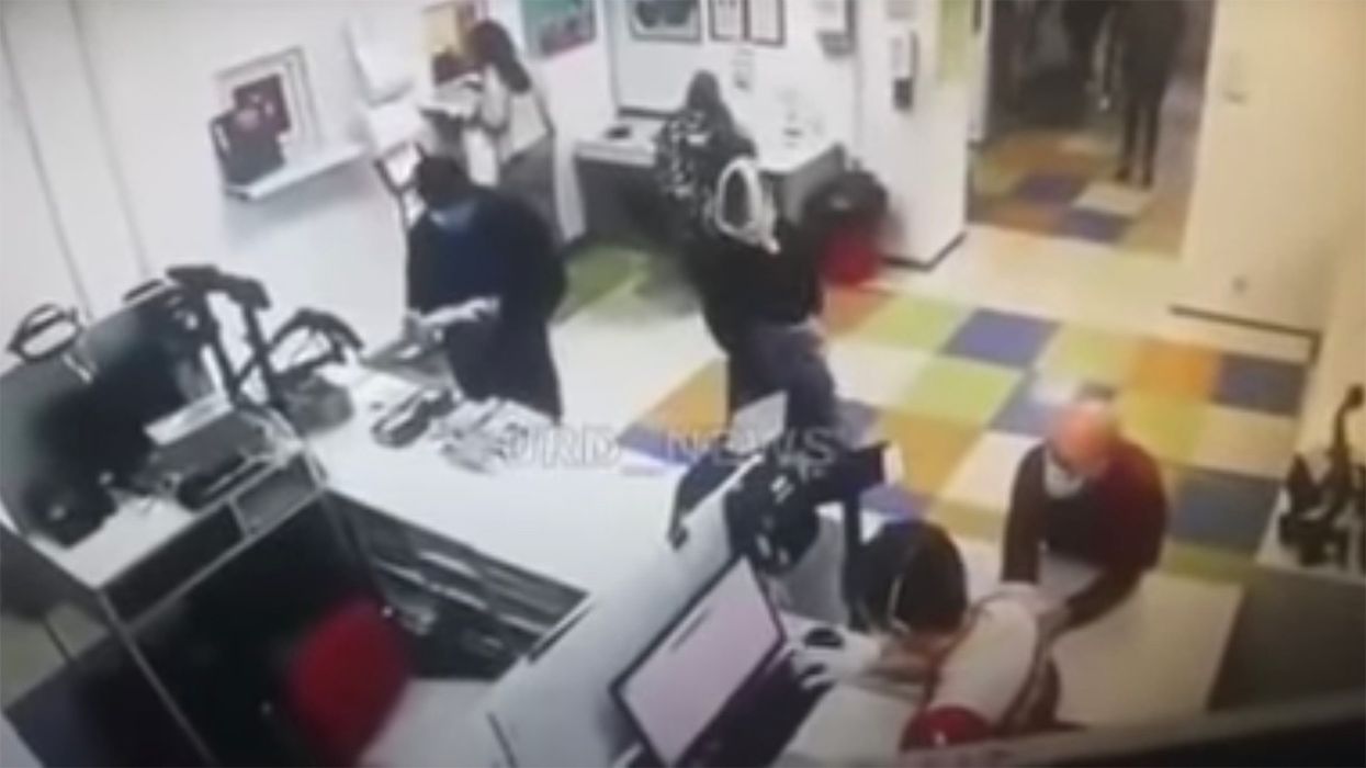 This Woman Forgot Her Mask, So She Dropped Her Pants and Put Her Panties on Her Head