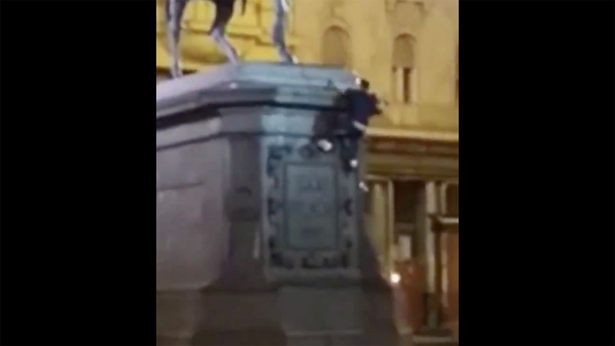 Liberal Protester Tries Destroying Statue, Learns the Hard Way How Gravity Works