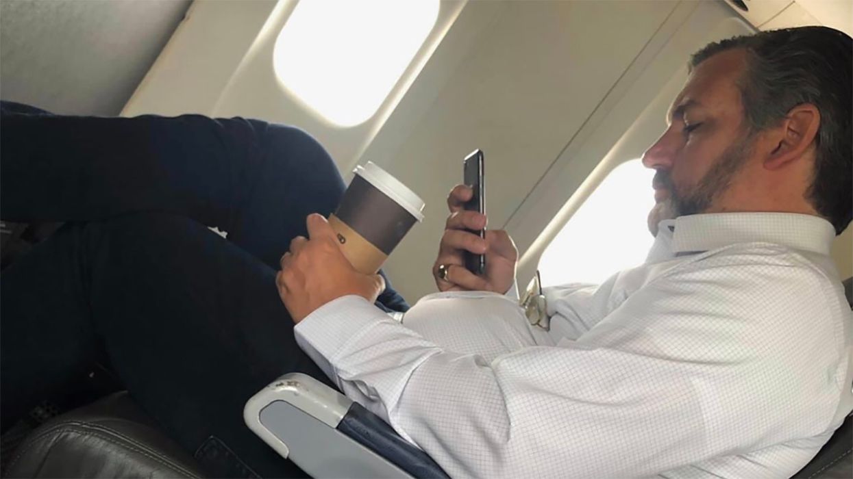 The Picture of Ted Cruz Not Wearing a Mask? Here's the Truth About It ...