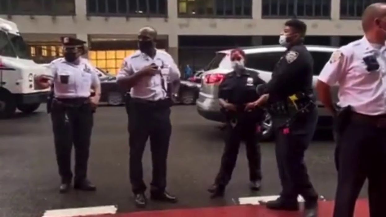 BLM Aggressively Threatens Female Officer. Does Her Life Matter?