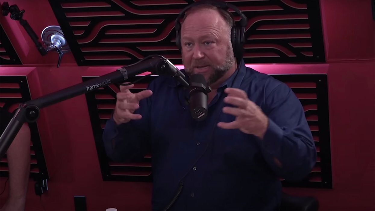Joe Rogan Interviews Alex Jones on Hunter Biden, Spotify Users Are Triggered By It