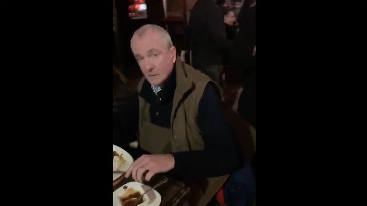 Patriot Confronts Maskless New Jersey Governor at a Restaurant