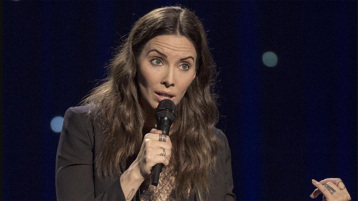 Comedian Summarizes Hollywood's COVID Hypocrisy in One Brutal Tweet