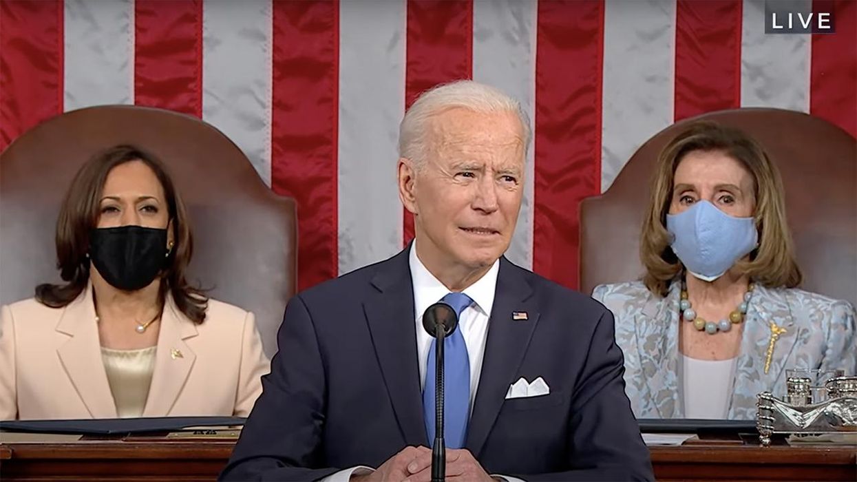 Kamala Harris, Nancy Pelosi Get Compared to 'Dumb & Dumber' Duo and You Won't Unsee This