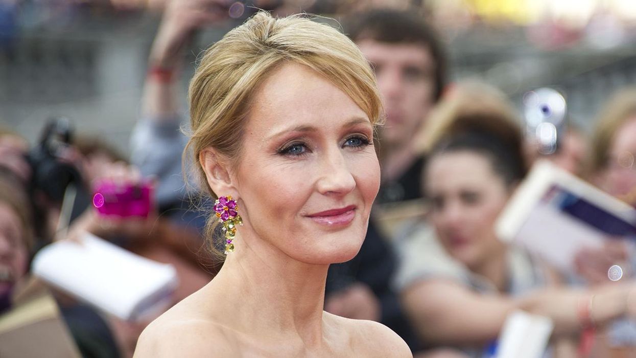 JK Rowling Ridicules Police for Allowing Rapists With Male Genitalia to Identify as 'Women'