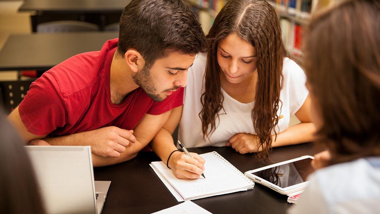 Hispanic Students Forced to Take CRT Course Fail, Concerned Teacher: ‘Like Extreme Brainwashing’