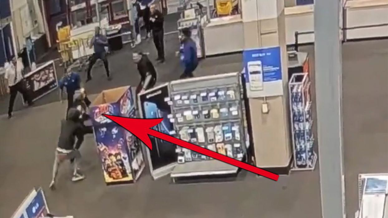 Best Buy Employees Foil Shoplifters With Defensive Play Straight Out of the NFL