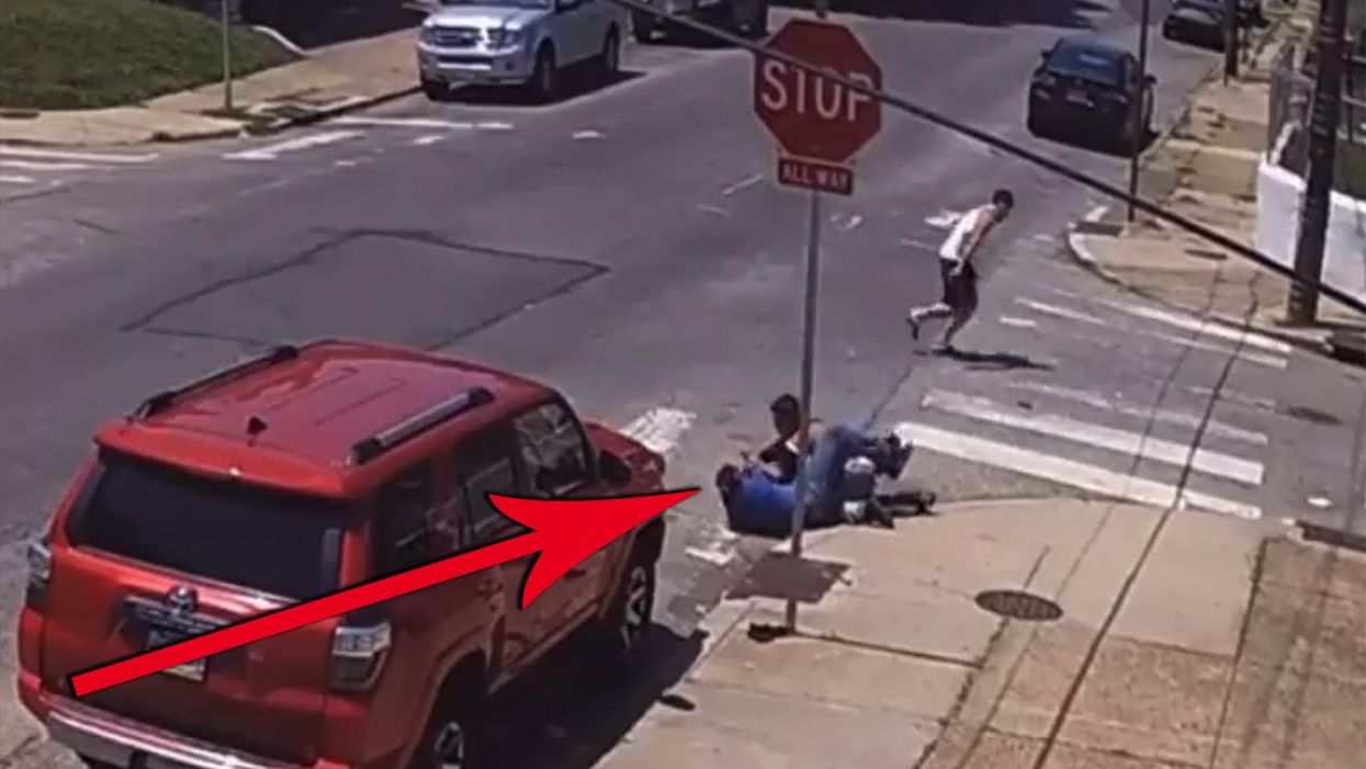 Man Is Attacked by Two Armed Robbers, Wrestles One to the Ground, Demonstrates His Real-Life John Wick Skills