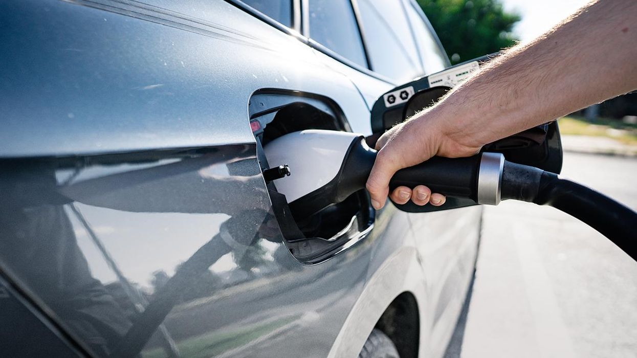 Author finds driving electric vehicle across state 'very difficult,' it took him 15 HOURS to go 178 miles