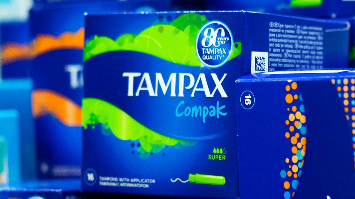 Tampax feels this vulgar and sexualized tweet is an effective way to sell more feminine hygiene products