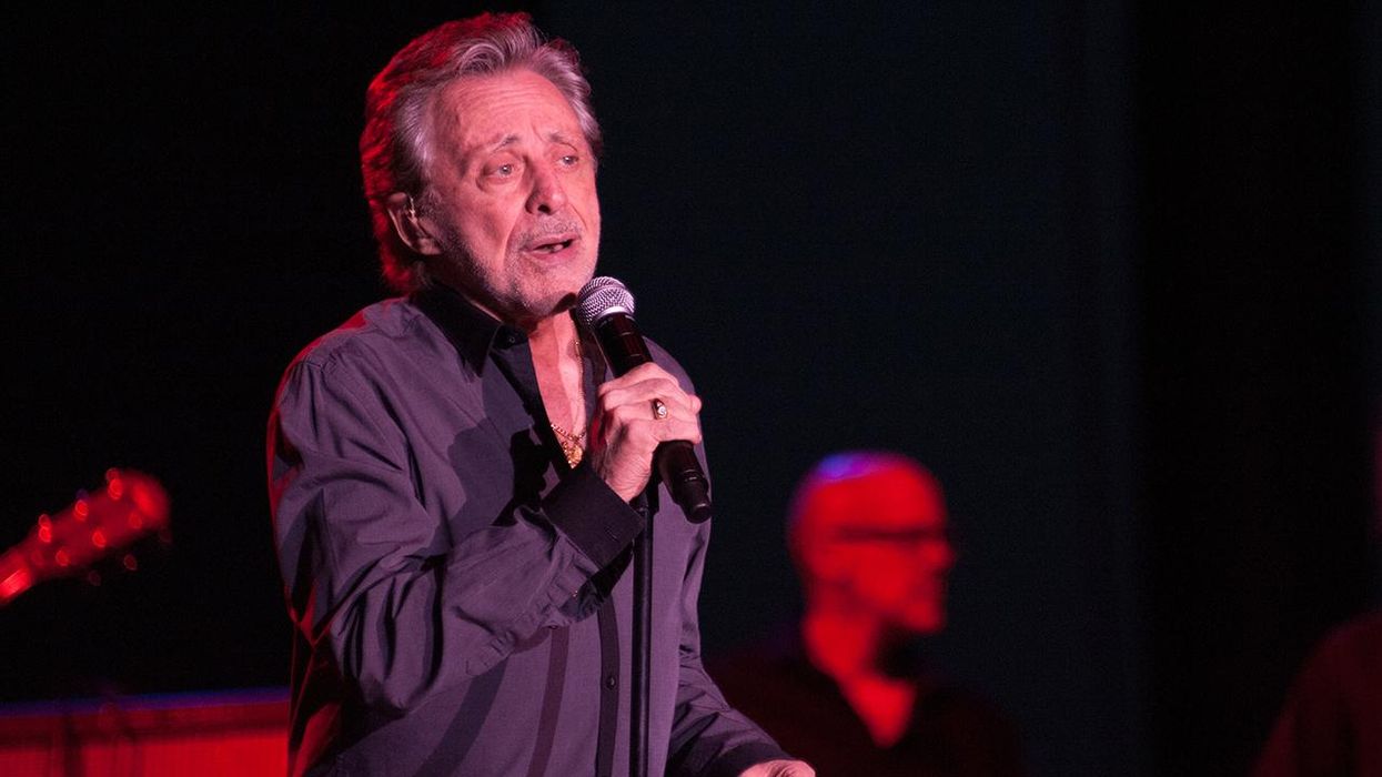 Watch: Legendary singer stops concert to remind his audience how terrible Joe Biden is