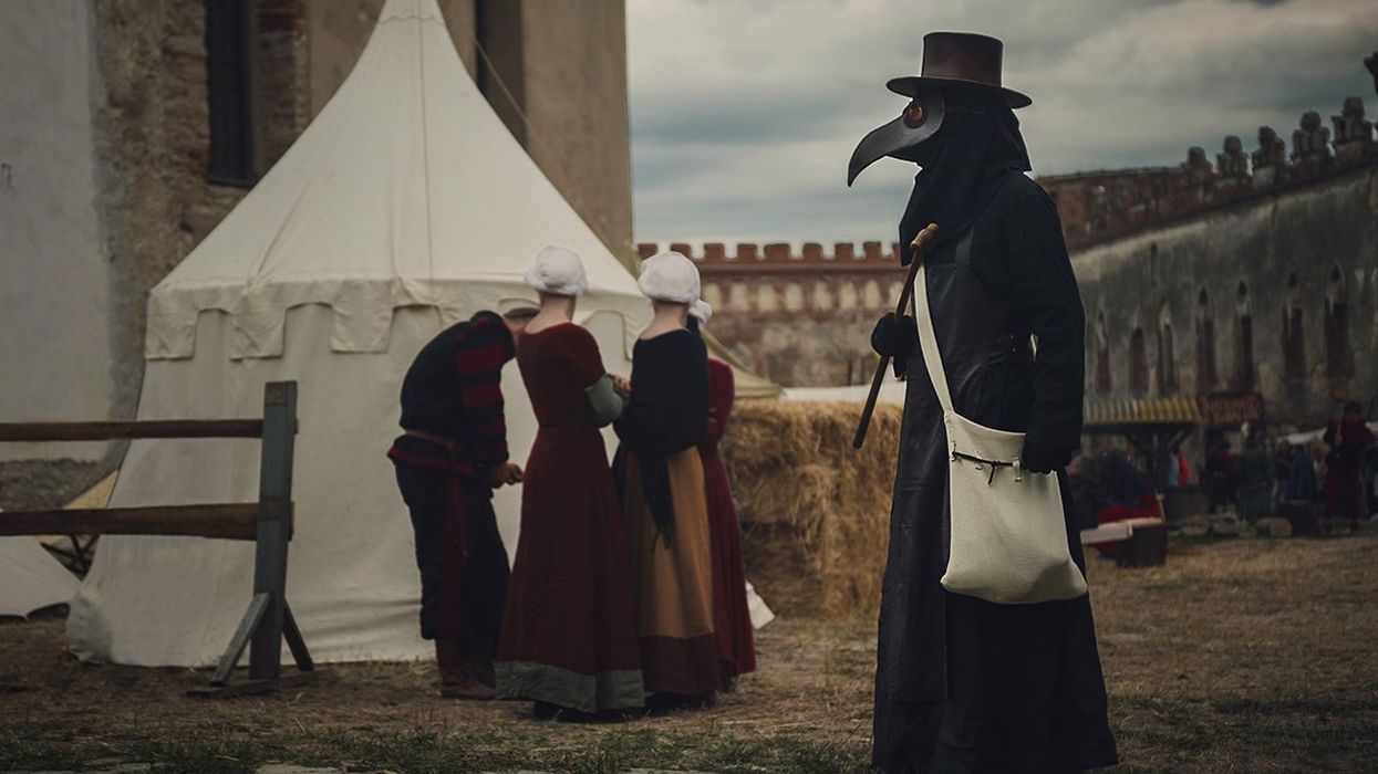 The New Racist Thing Dropped. Turns Out It's The Bubonic Plague!