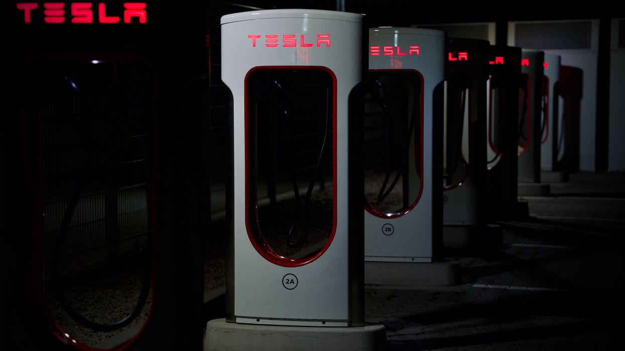 Car Rental Company Will Replace 20,000 Electric Cars With Gas Cars Because The EVs Are Too Expensive To Repair