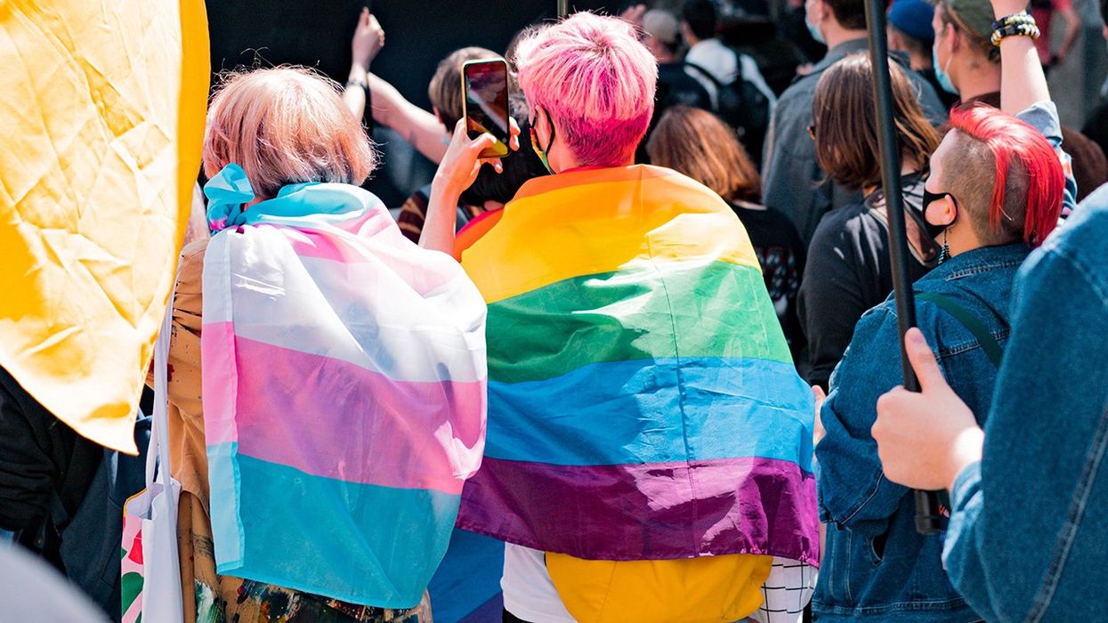 Gynecologist suspended for refusing to examine a man (the man claimed he was a woman, of course)