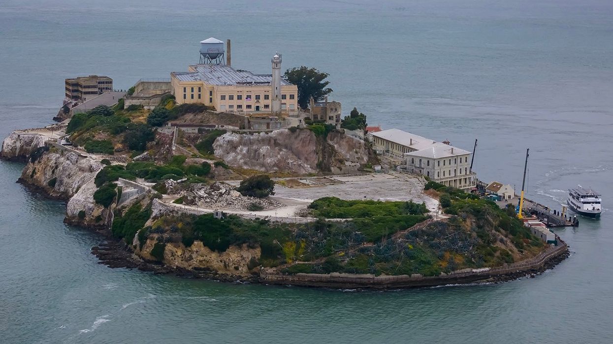 Watch: Trump says he's gonna reopen Alcatraz, but can he?