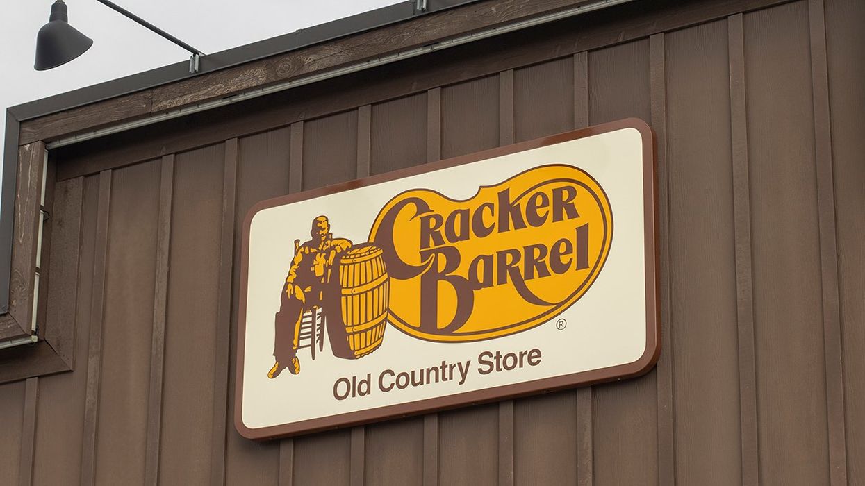 Cracker Barrel rival savages company's desperation for "approval of trend seekers" with horrendous new logo