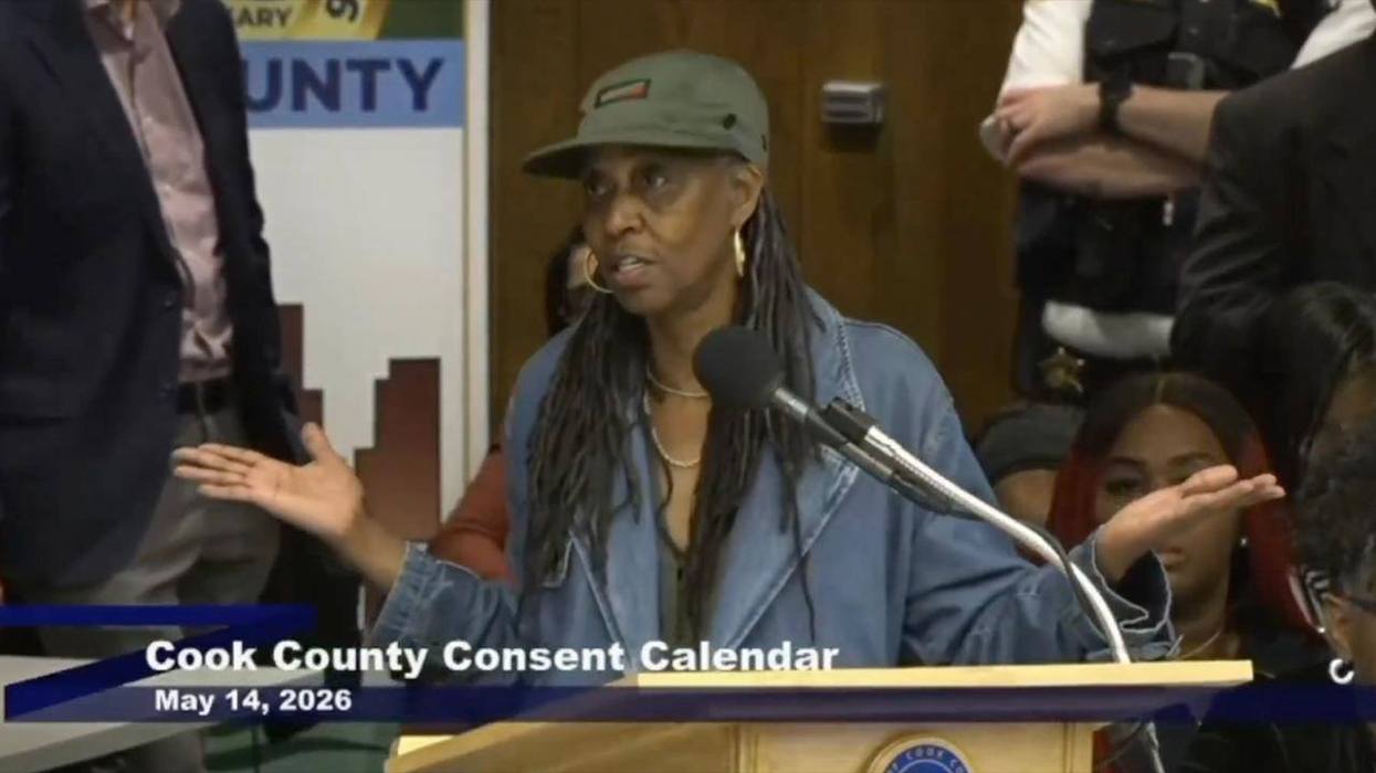 Black Chicago resident is fed up with democrats LYING about voting rights and unloads