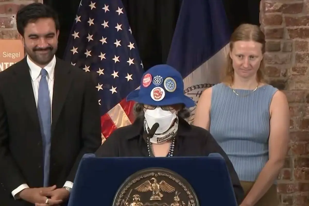 Mamdani advocate cries that evicting tenants is, quote, "violence." Also, she still wears a mask in 2026