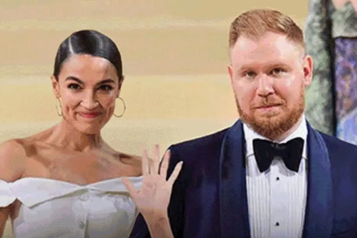 Watch: AOC splits with her fiancé, and none of you should be surprised