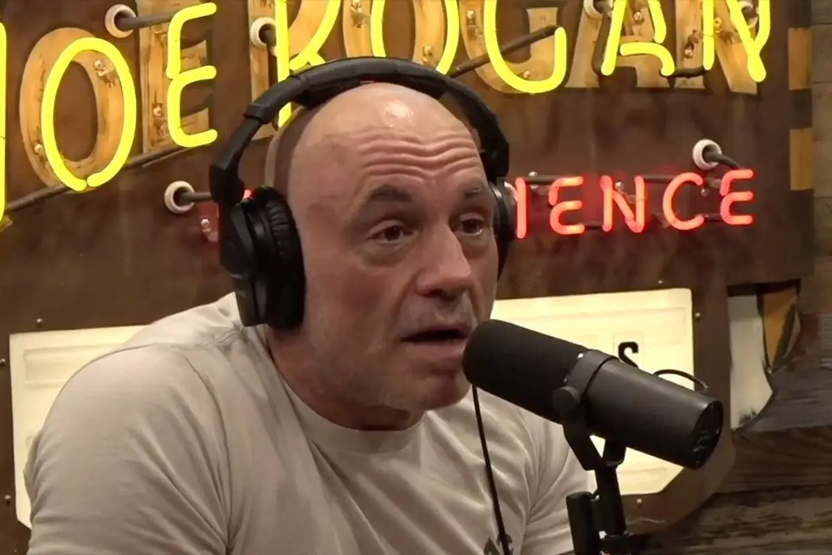 “People are out of their minds”: Joe Rogan GOES OFF on Lindsay Clancy's feminist supporters