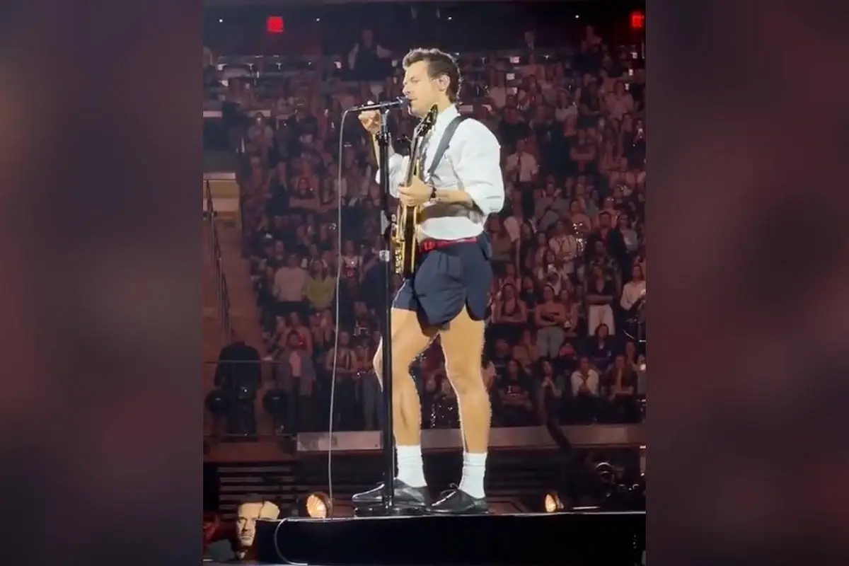 British pop star Harry Styles lashes out at Americans for not respecting people who "aren’t born where you are from"