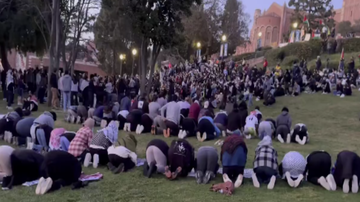Watch: Naive Students, Many Of Whom Are Feminists And/Or Atheists, Bow To Allah At UCLA