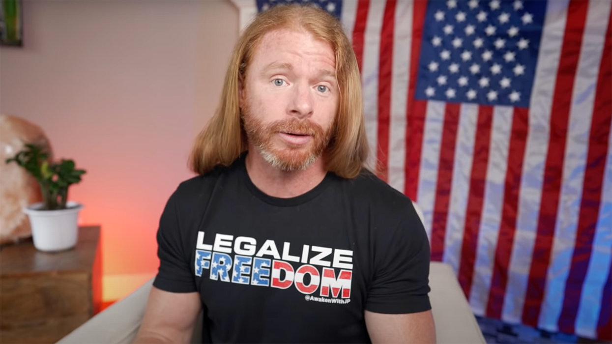 Comedian Helps Morons Who Hate America Understand Why They're Morons