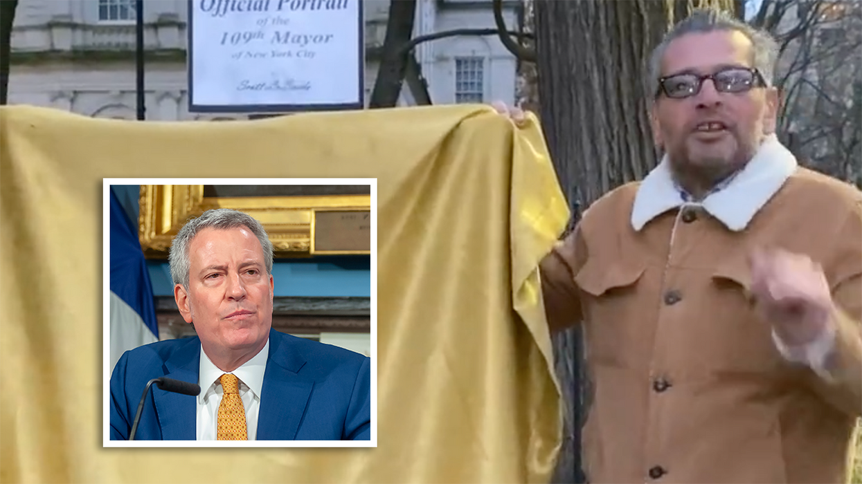 WATCH: Artist Unveils 'Official' Portrait of Bill de Blasio. It's a Picture of an 'A**' and of a 'Hole'