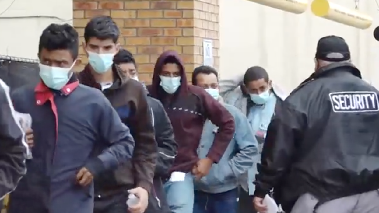 Watch: Mass Release of Single Adult Migrants Into Texas, Courtesy of the Federal Government