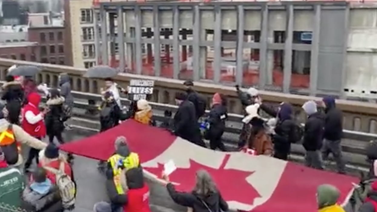 ‘No Medical Tyranny’: NY Workers March With American and Canadian Flags to Protest Mandates