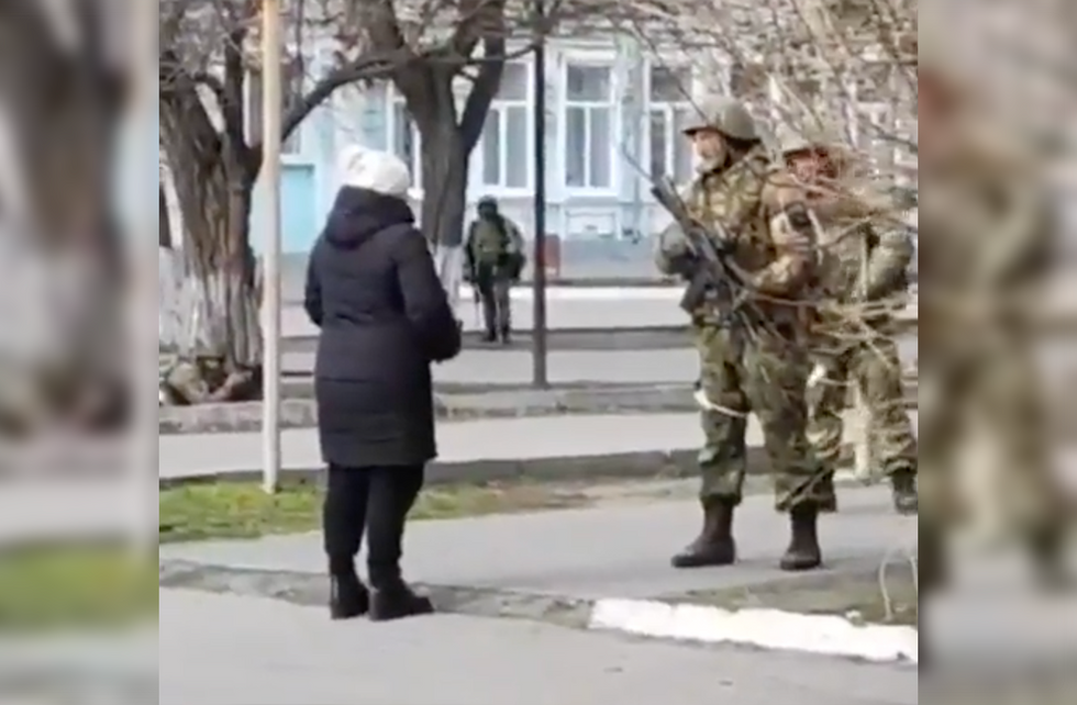 Watch: Ukrainian Woman Gives Russian Soldier Sunflower Seeds So Flower Can Grow When He Dies on Ukraine Soil