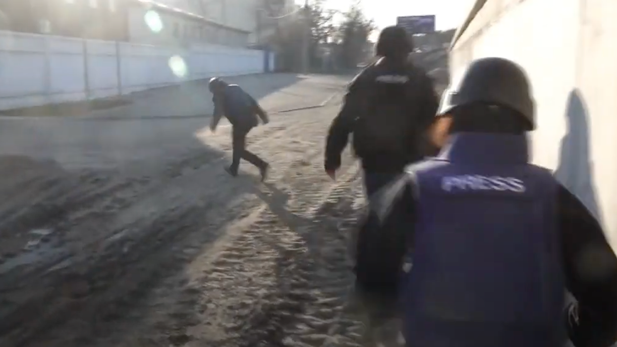 Unreal Footage Shows Moment Reporters Get Ambushed By Alleged Russian Snipers