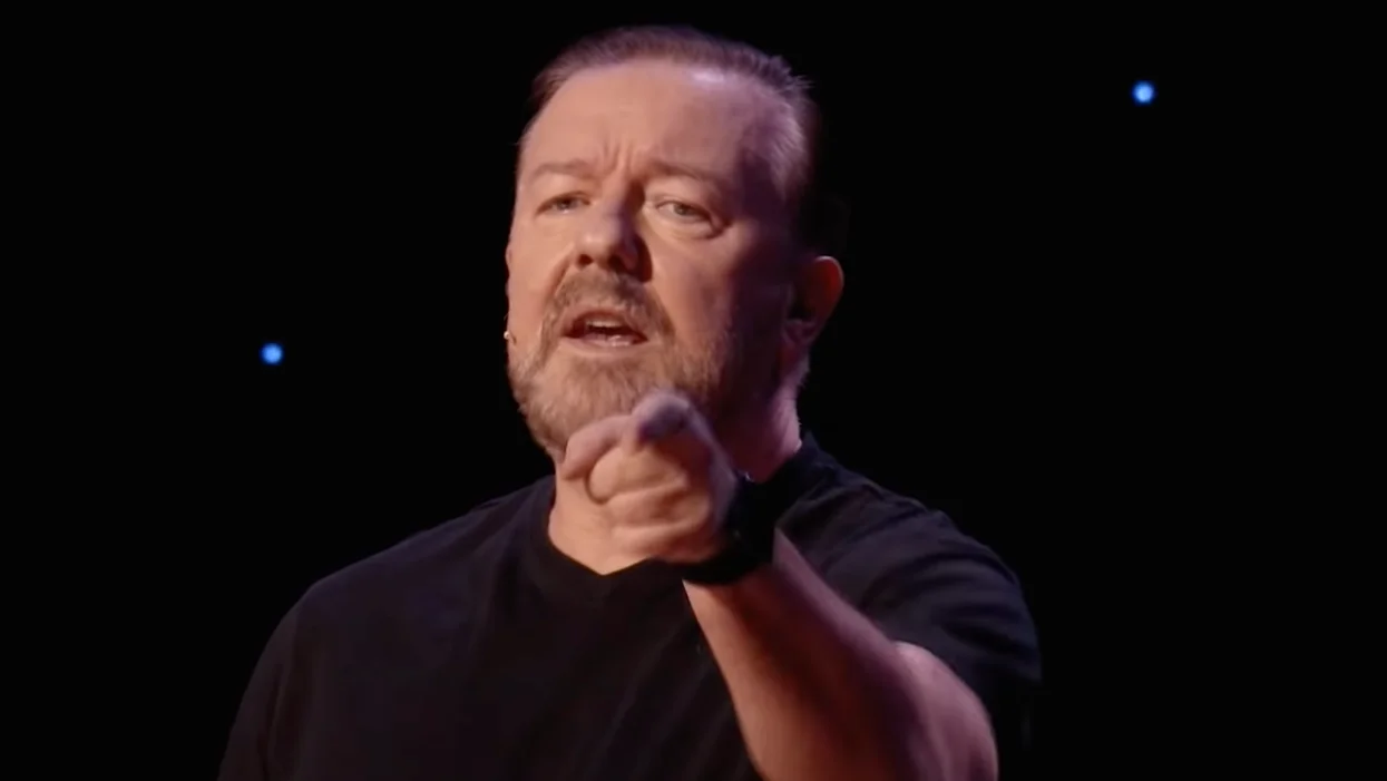 Ricky Gervais Opens Show Explaining How Jokes Work With Brilliant Bit on Women Not Being Funny