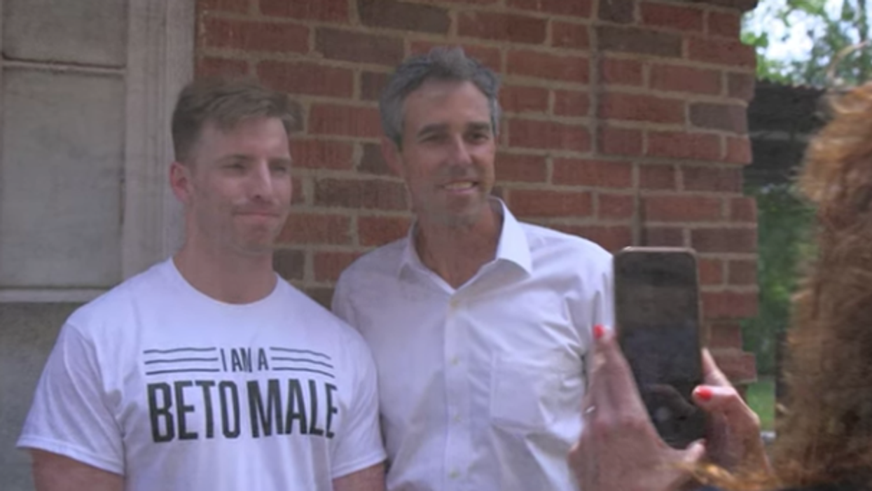 Anti-2A Beto looks dumb in photo with undercover reporter sporting his 'I'm a Beto Male' T-shirt