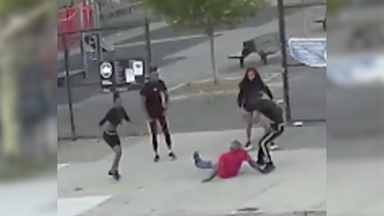 Watch: Group of thugs beat taxi driver to death after running out on fare