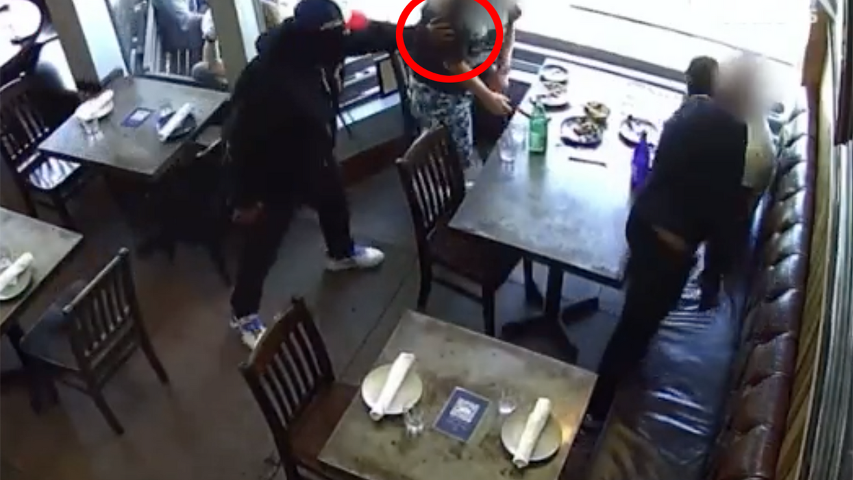 Watch: Men attempt to eat in Los Angeles restaurant, get robbed at gunpoint in broad daylight