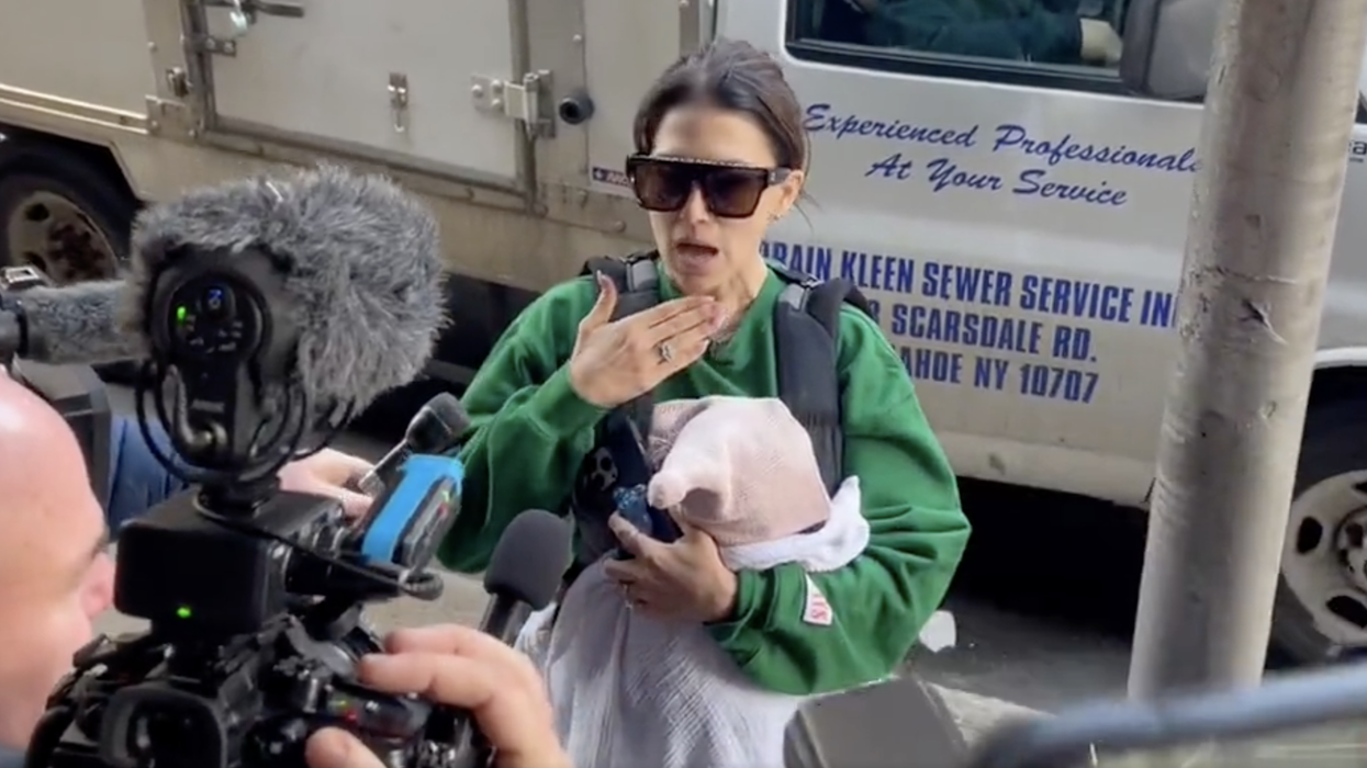 Watch: Hilaria Baldwin brings back fake Spanish accent to yell at reporters chasing husband Alec (who killed a woman)