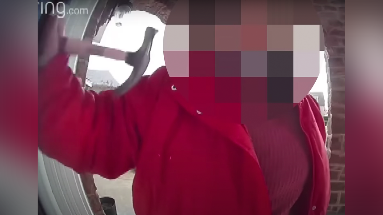 WATCH: Hammer-wielding woman terrorizes family, yet police don't respond until her video goes viral on TikTok
