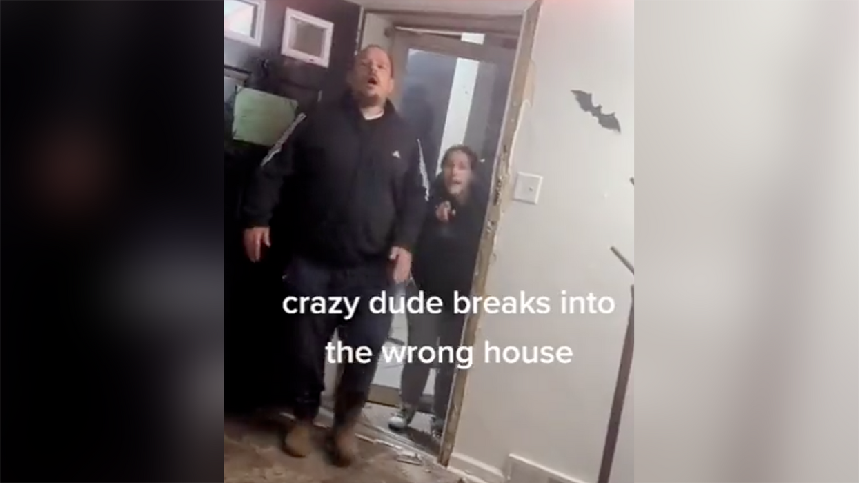 'Here's $200': Enraged dad kicks door down after daughter is hit with a car... but he gets the wrong house