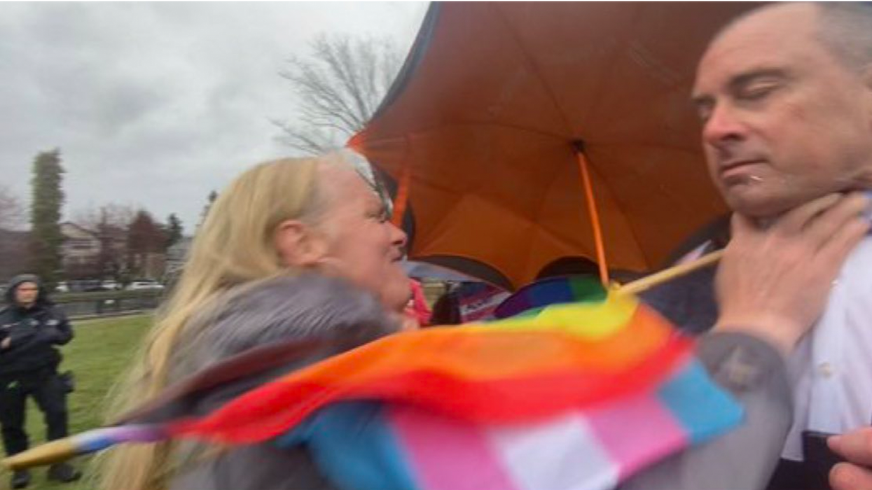 Watch: Conservative gets violently assaulted by trans activists as police watch, make no arrests