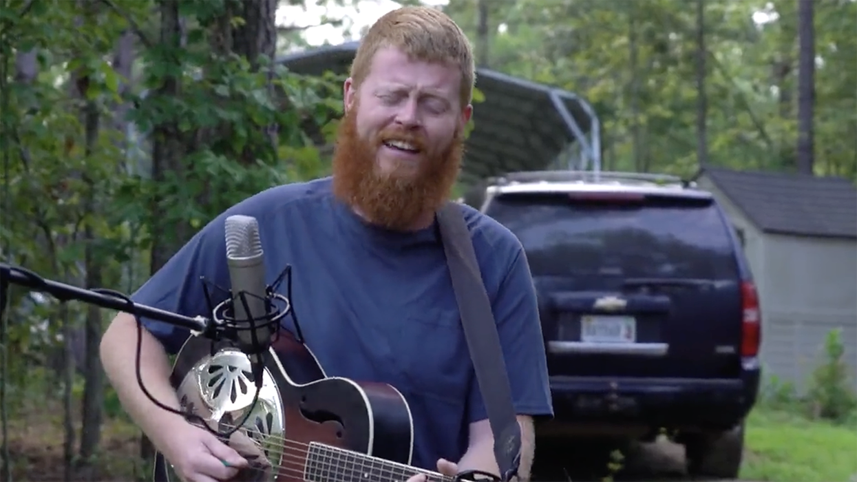 Watch: Oliver Anthony blasts blindly believing the media in latest banger, "I Wanna Go Home"